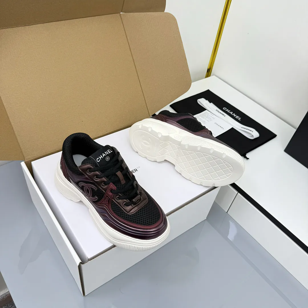 👟👟Ex-factory price 660👟👟 Chanel bread shoes ~ original calfskin panda shoes Chanel 25C latest hot style panda black and white sports shoes casual sneakers Xiaoxiang hot item classic black and white panda color coco girls must pay Fabric: original custom mixed sheepskin lining: original imported breathable mesh lining outsole: Original molded rubber + TPU combination Size: Women's 35-41 Buy now👉 Buy now👉